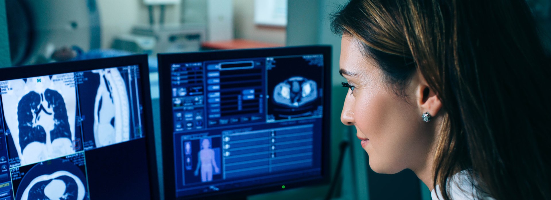 Doctor performing a lung cancer screening.